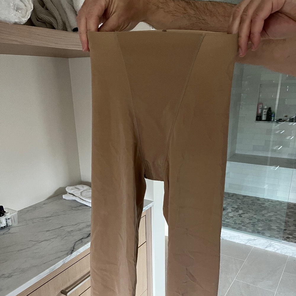 New Donna Karan Support capris - nude size Large